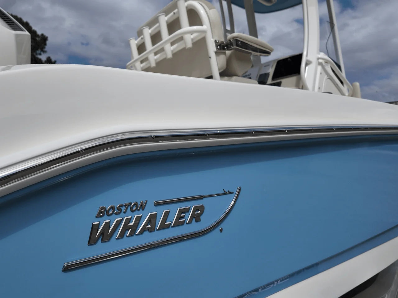 2025 Boston Whaler 220 Dauntless 22.0 feet, Charleston, SC #5