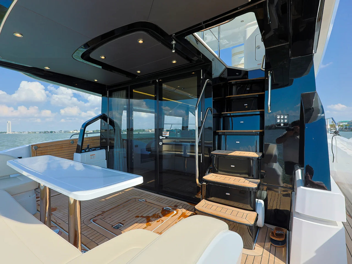 2027 Cruisers Yachts 57 FLY 57.0 feet, Seabrook, TX #9