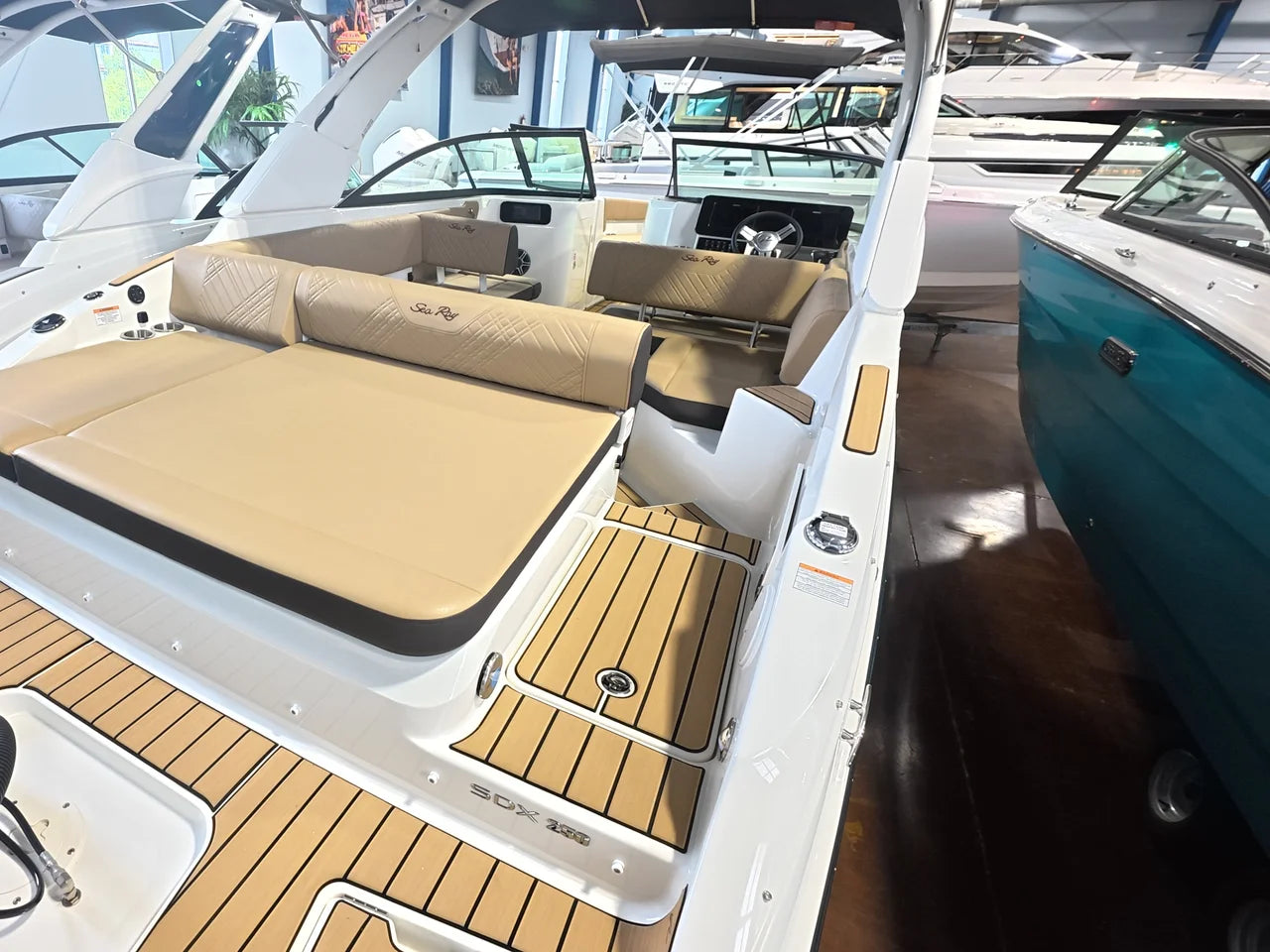 2027 Sea Ray SDX 250 Outboard 25.0 feet, Clearwater, Florida #4