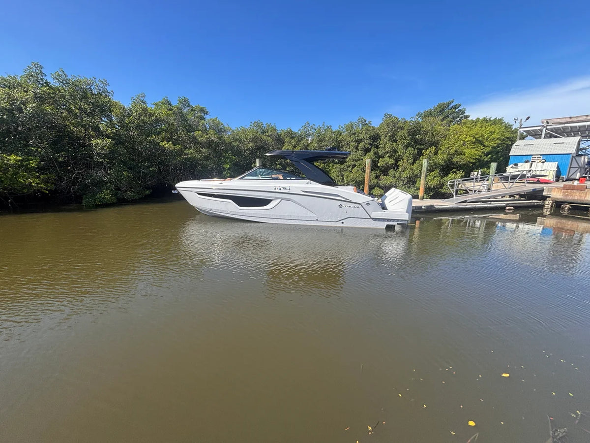 2024 Cruisers Yachts 34 GLS South Beach Outboard 34.0 feet, Clearwater, Florida #2