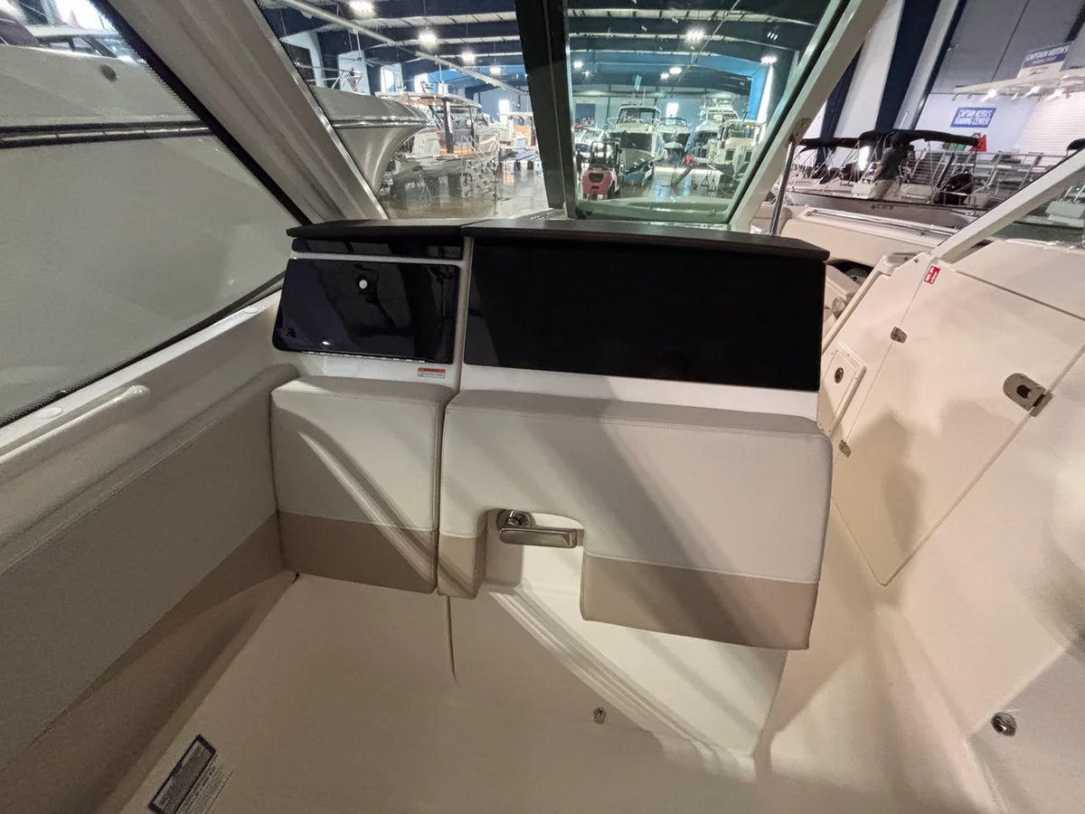 2027 Boston Whaler 280 Vantage 28.0 feet, Clearwater, Florida #21