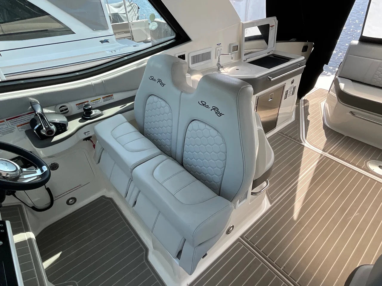 2024 Sea Ray 320 SUNDANCER OB 34.0 feet, Jacksonville Beach, Florida #12