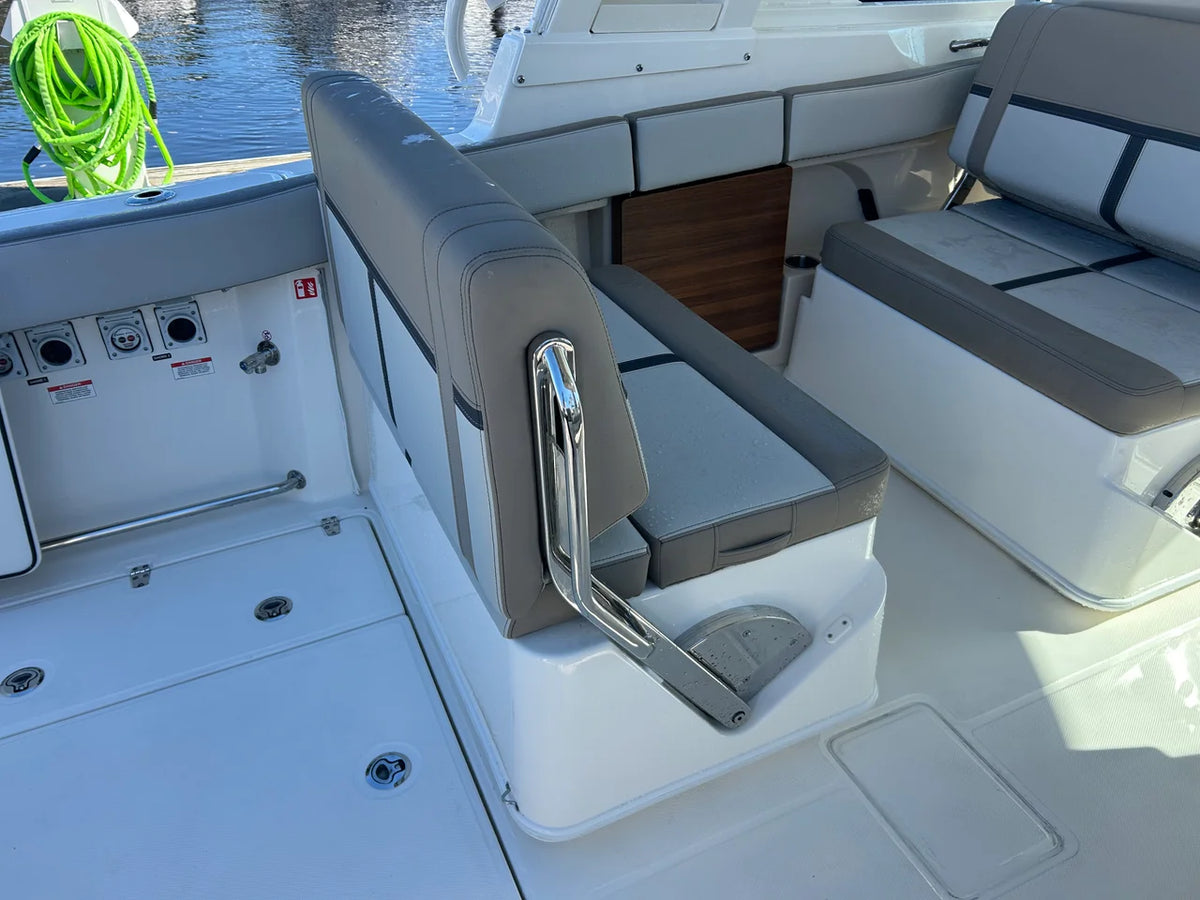 2027 Boston Whaler 330 Vantage 33.0 feet, Pensacola, Florida #14