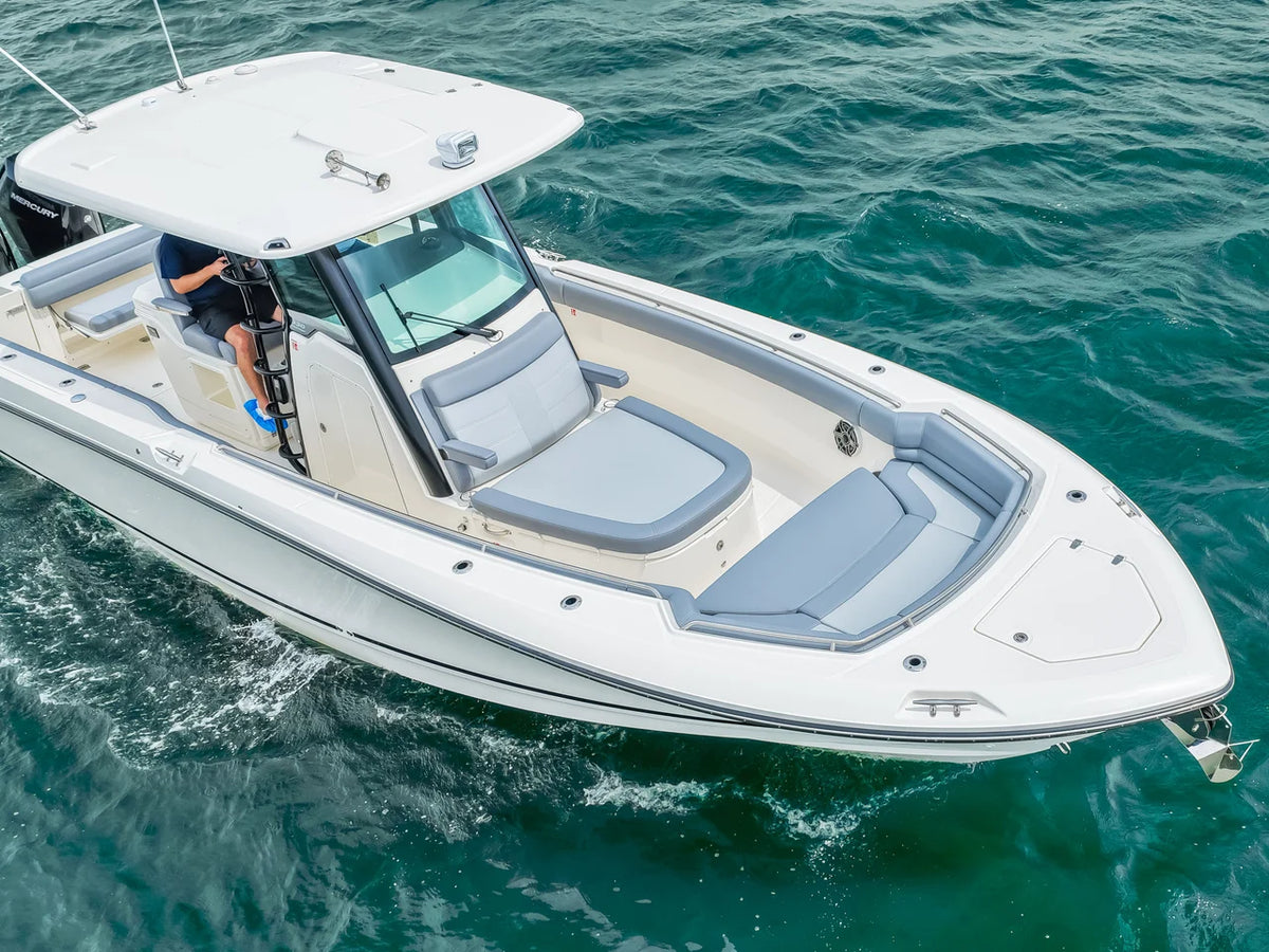 2026 Boston Whaler 330 Outrage 33.0 feet, Clearwater, Florida #5