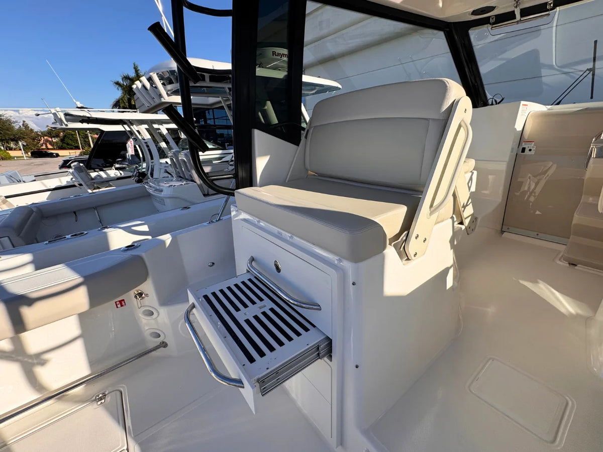 2026 Boston Whaler 325 Conquest 32.0 feet, Stuart, Florida #17