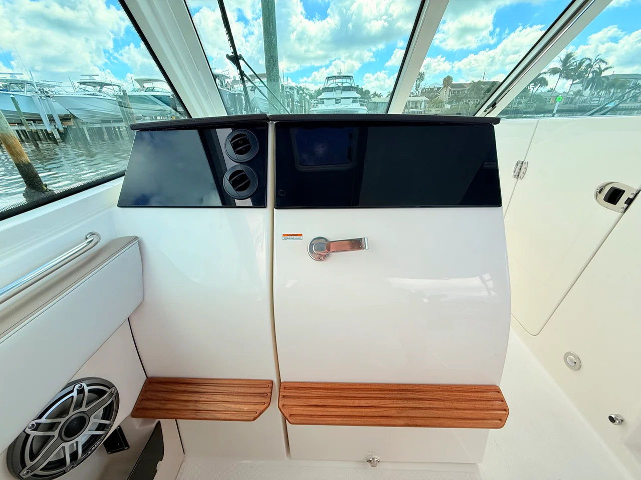 2027 Boston Whaler 330 Vantage 33.0 feet, St Petersburg, FL #64
