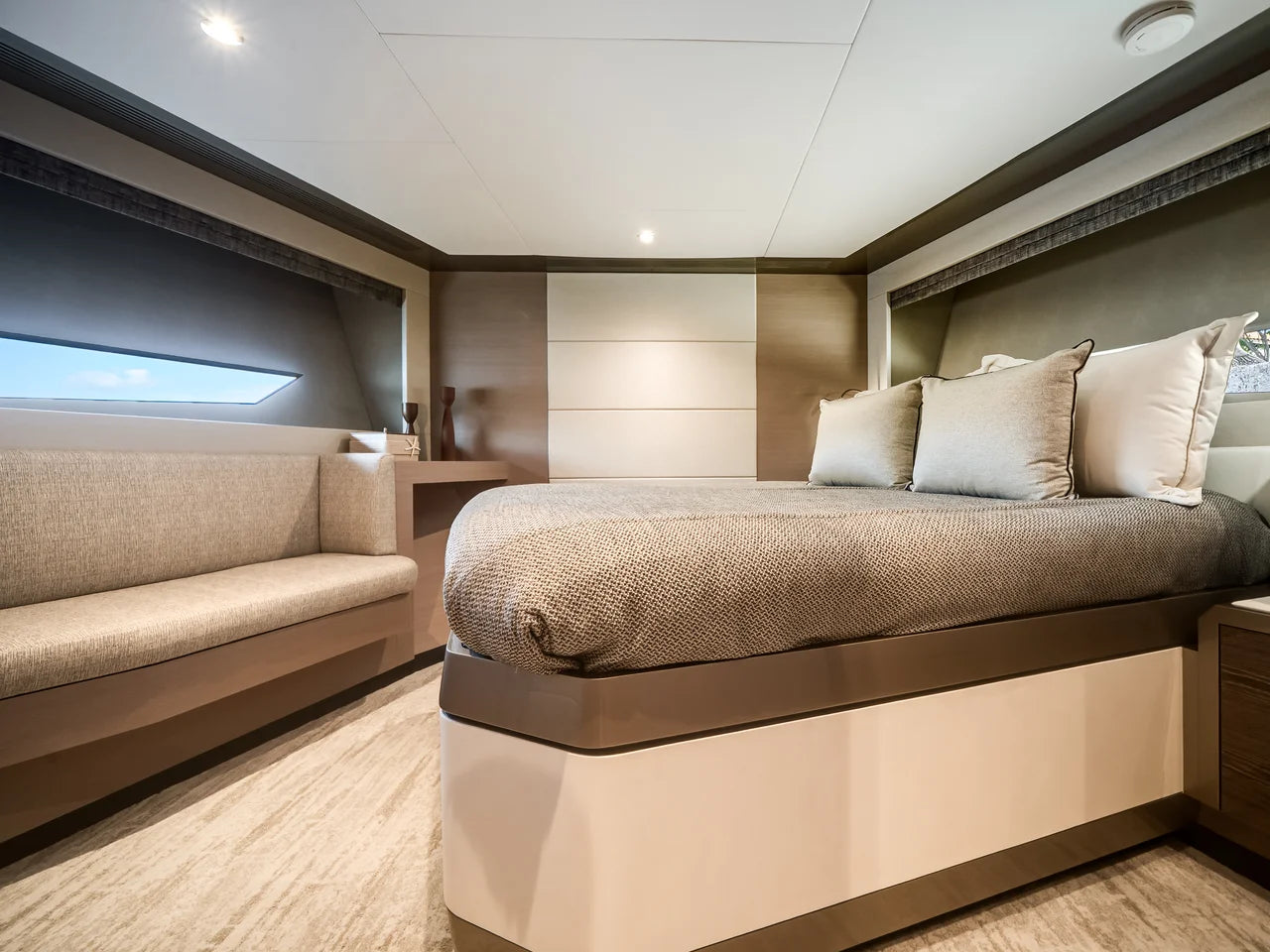 2025 Ocean Alexander 27R 88.0 feet, Fort Lauderdale, FL #56