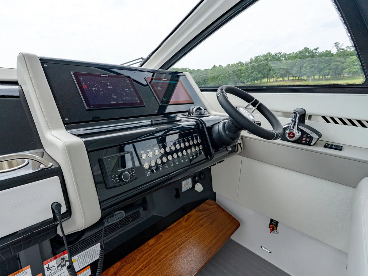 2027 Cruisers Yachts 42 GLS Outboard 42.0 feet, Lake Ozark, MO #32
