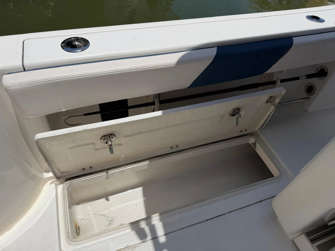 2017 Robalo R302 CENTER CONSOLE 29.0 feet, Key Largo, FL #24