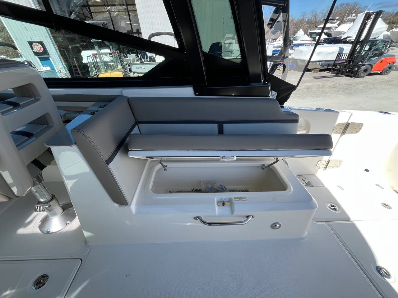 2026 Boston Whaler 330 Vantage 33.0 feet, Wakefield, RI #14