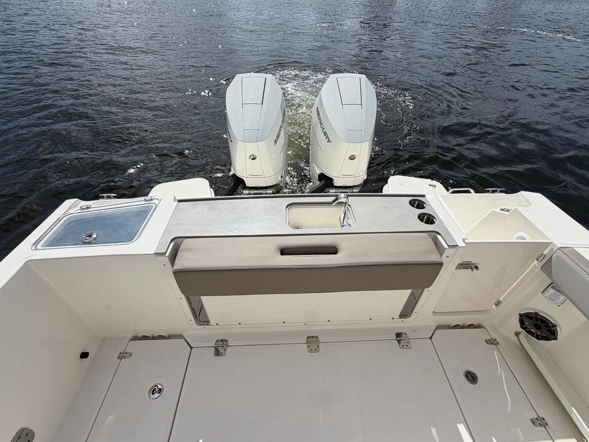 2027 Boston Whaler 330 Vantage 33.0 feet, Pompano Beach, Florida #31