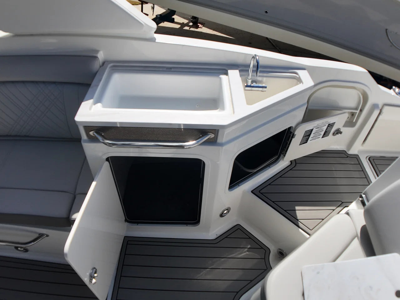 2027 Sea Ray SDX 290 Outboard 29.0 feet, Pompano Beach, Florida #19