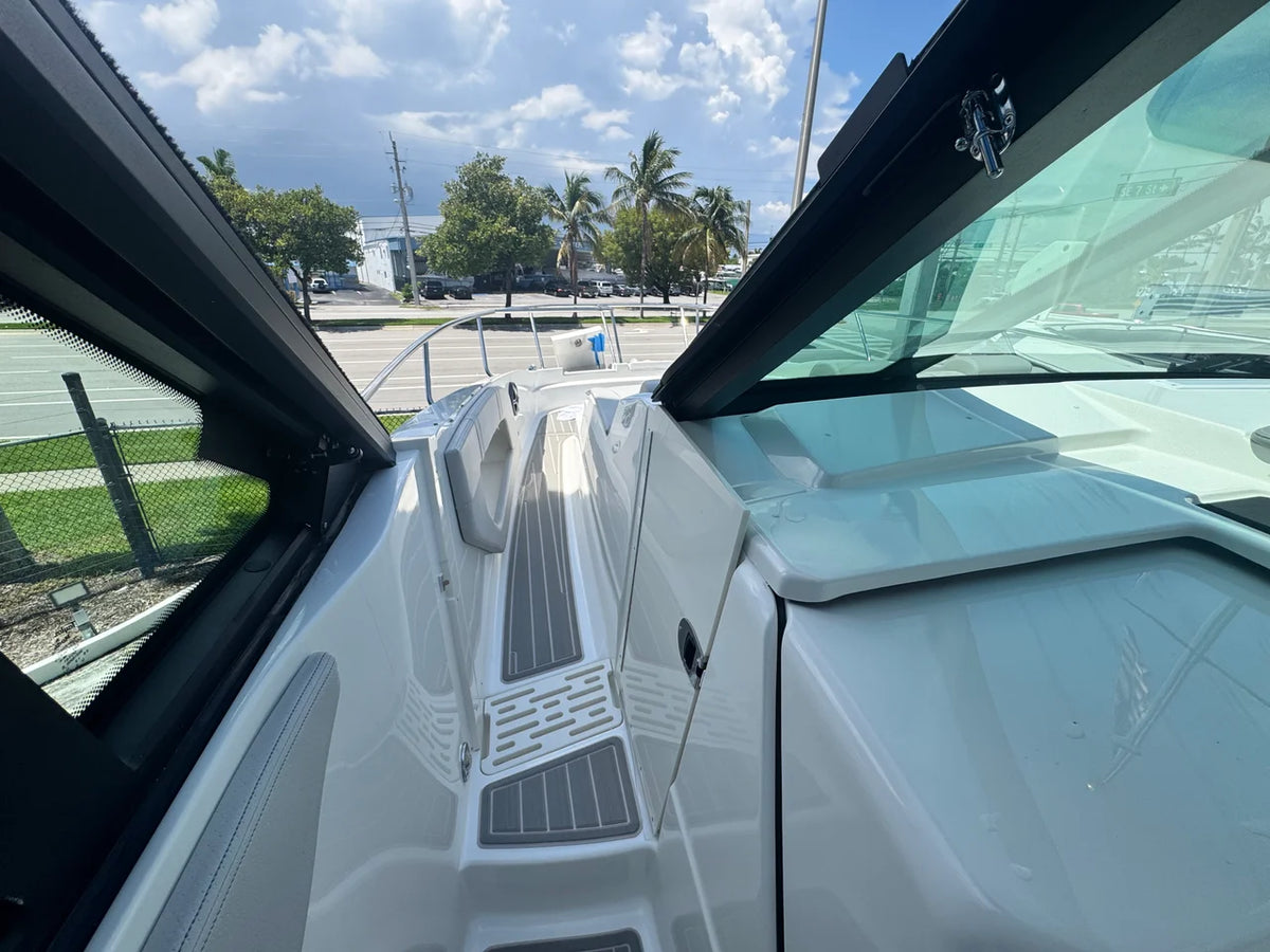 2027 Sea Ray Sundancer 320 Outboard 32.0 feet, Pompano Beach, Florida #16