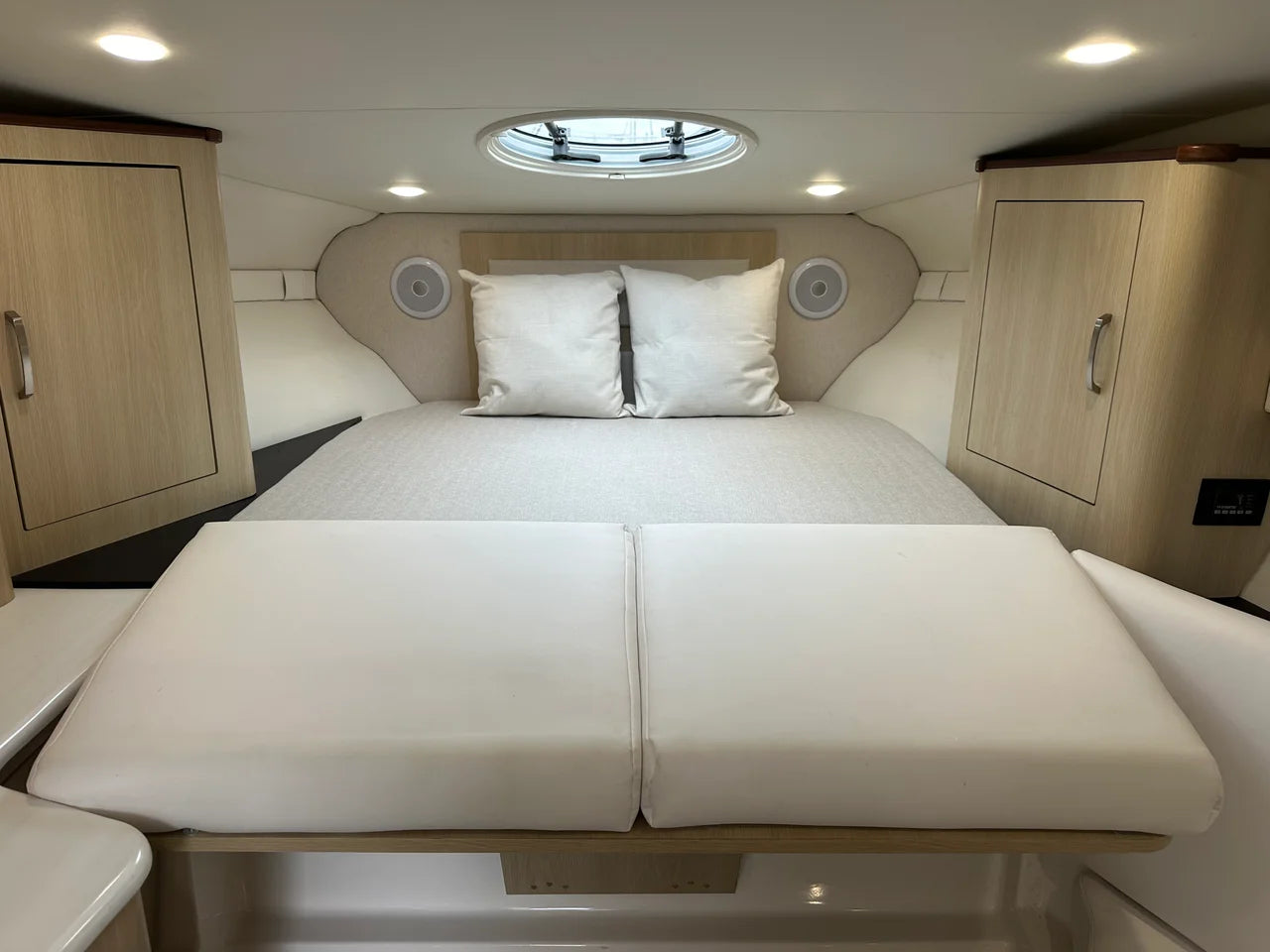 2023 Regal 33 XO 33.0 feet, Pensacola, Florida #28
