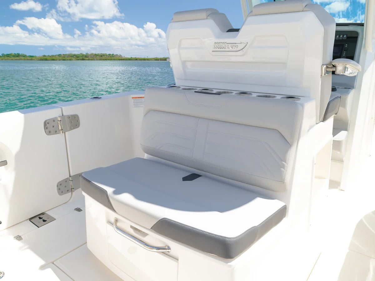 2027 Boston Whaler 290 Outrage 29.0 feet, Inuvik, Northwest Territories #17