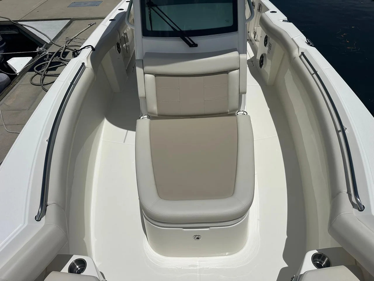 2026 Boston Whaler 280 Outrage 28.0 feet, Key Largo, FL #17