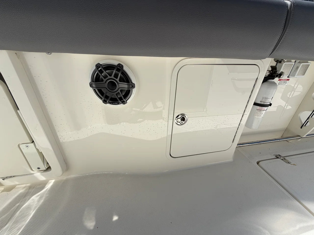 2024 Boston Whaler 330 OUTRAGE 33.0 feet, Huntington, NY #28