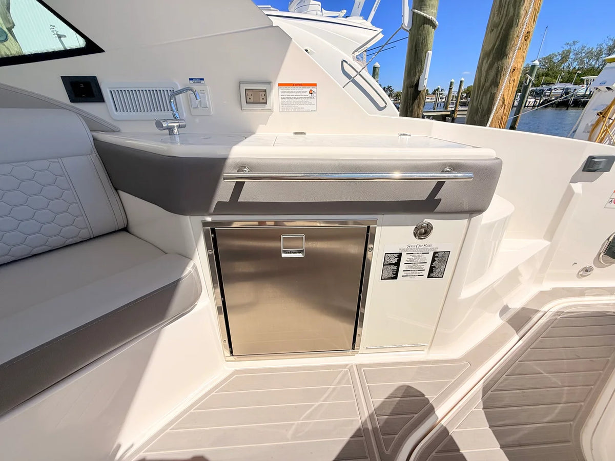 2026 Sea Ray Sundancer 320 Outboard 32.0 feet, St Petersburg, FL #37