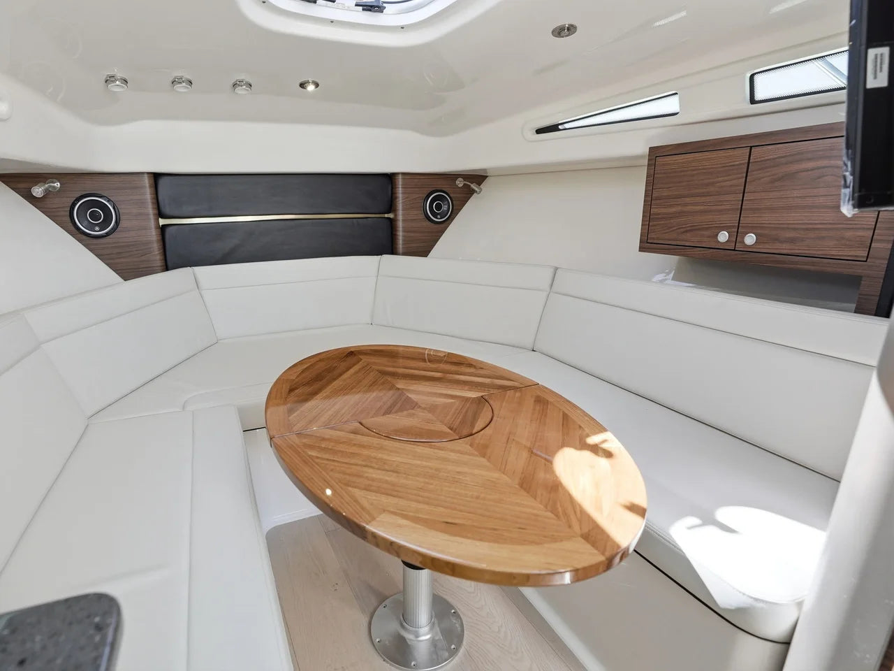2026 Boston Whaler 325 Conquest 32.0 feet, Danvers, Massachusetts #21