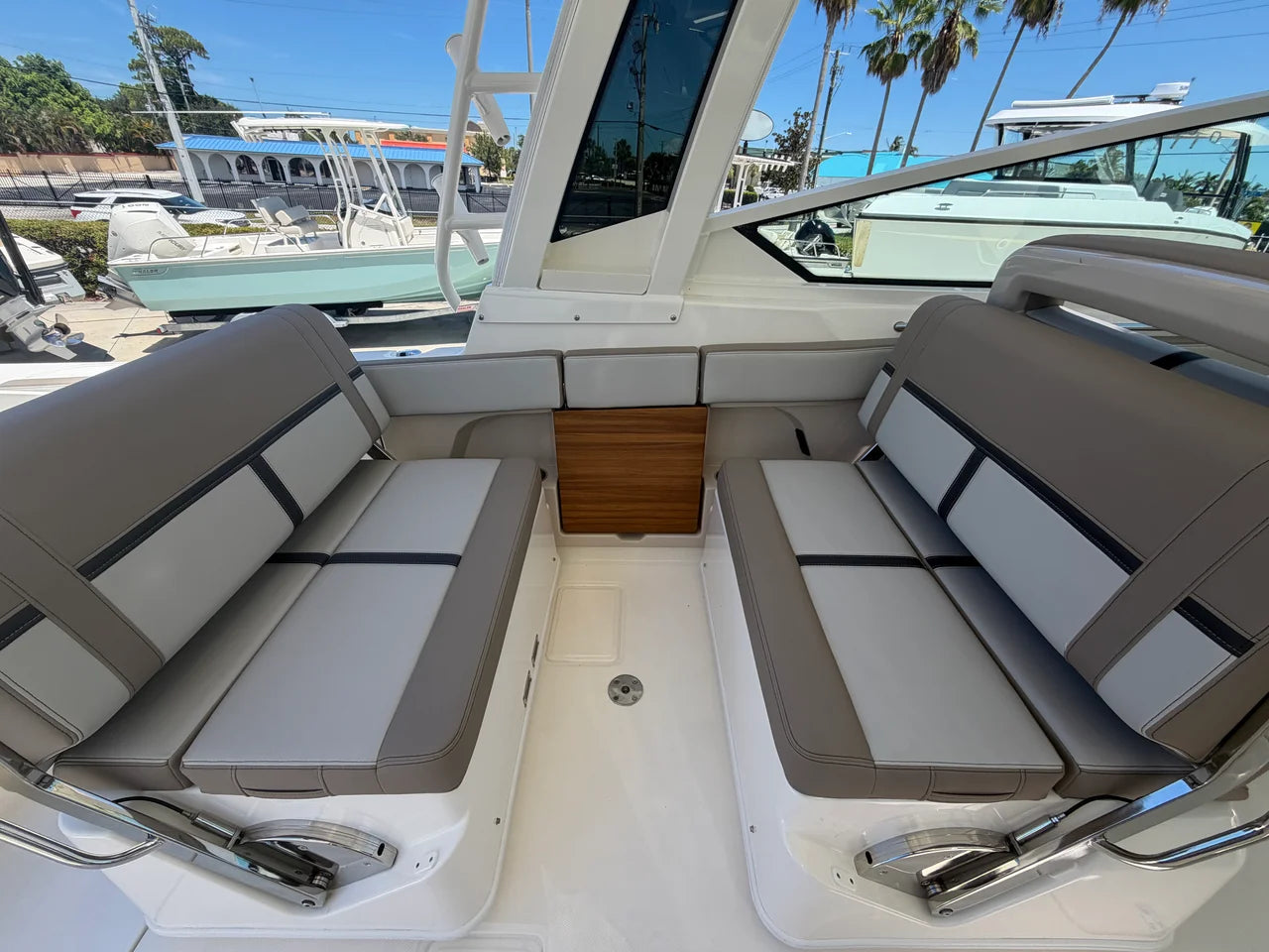 2027 Boston Whaler 330 Vantage 33.0 feet, Stuart, Florida #13