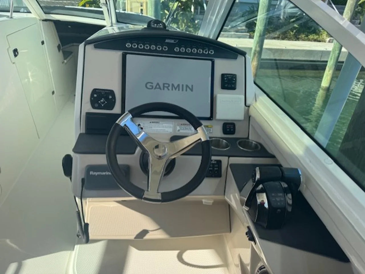 2016 Boston Whaler 320 VANTAGE 32.0 feet, Miami, FL #8