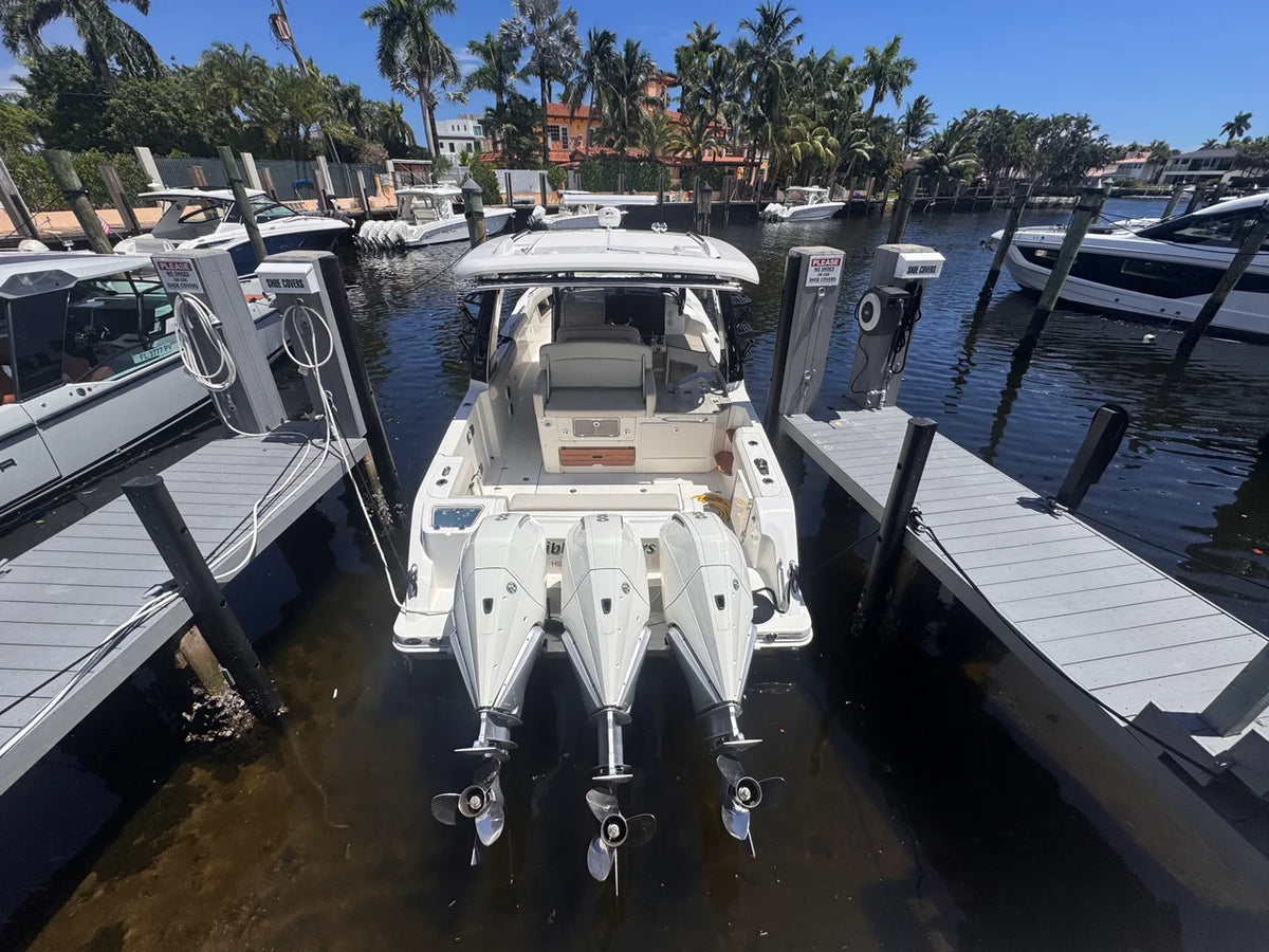 2023 Boston Whaler 350 Realm 35.0 feet, Pompano Beach, Florida #4