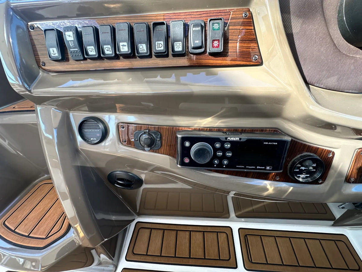 2014 Cruisers Yachts 380 EXPRESS 38.0 feet, Danvers, Massachusetts #15
