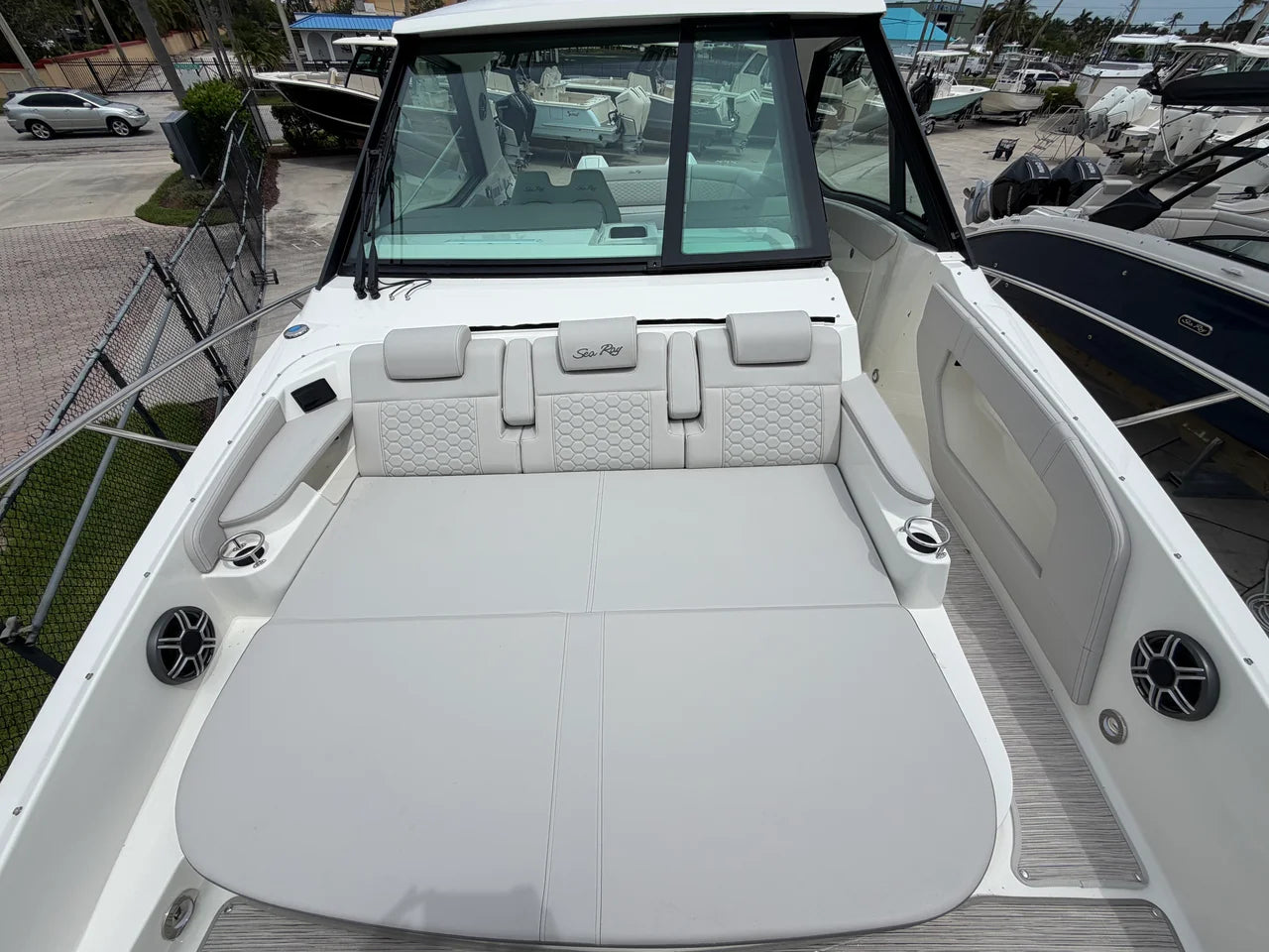 2027 Sea Ray Sundancer 320 Outboard 32.0 feet, Stuart, Florida #27