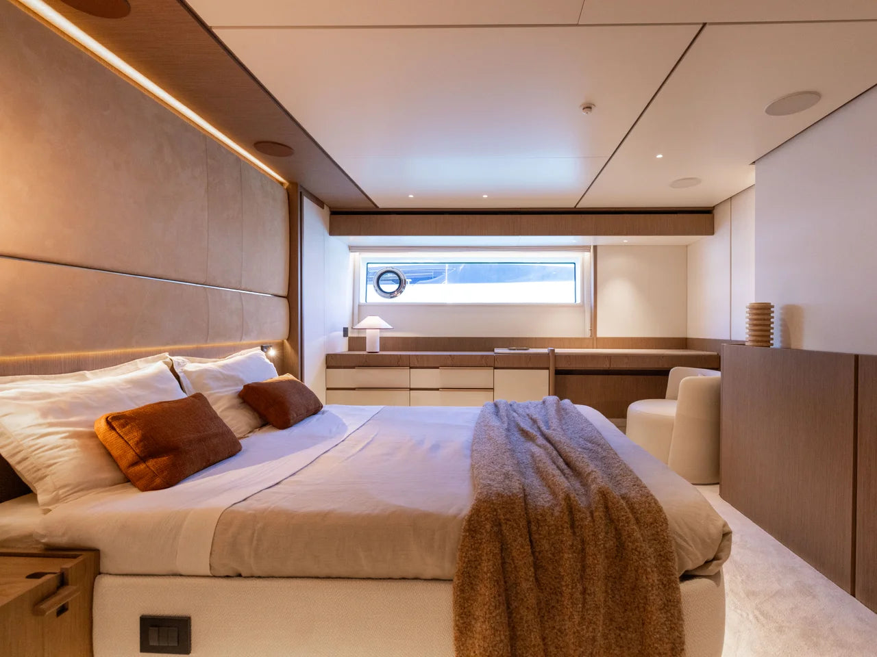 2027 Azimut Fly 82 82.0 feet, Pompano Beach, FL #26