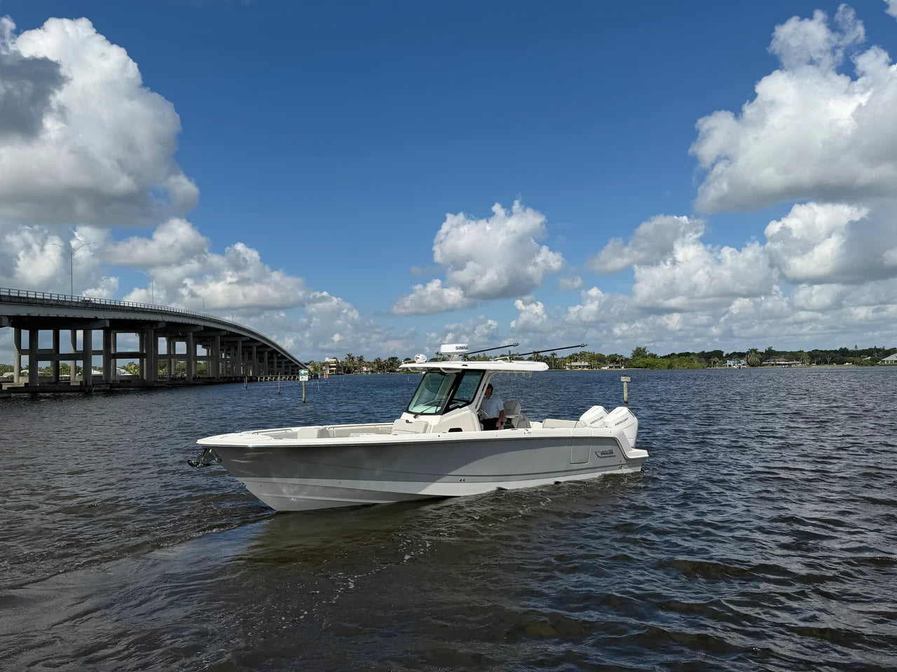 2026 Boston Whaler 330 Outrage 33.0 feet, Stuart, Florida #1