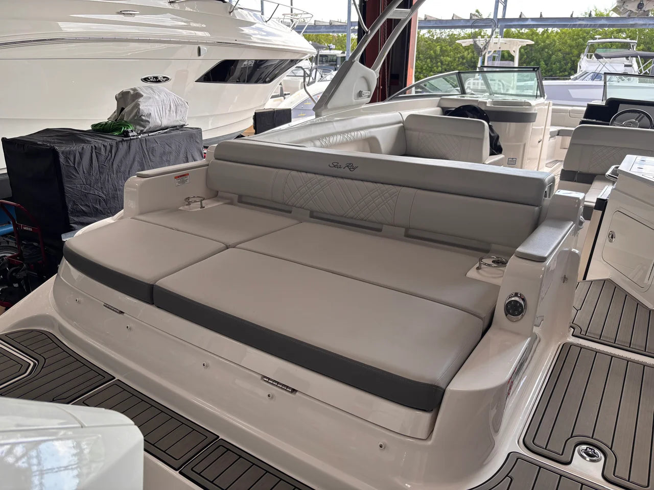 2026 Sea Ray SDX 290 Outboard 29.0 feet, Naples, Florida #4