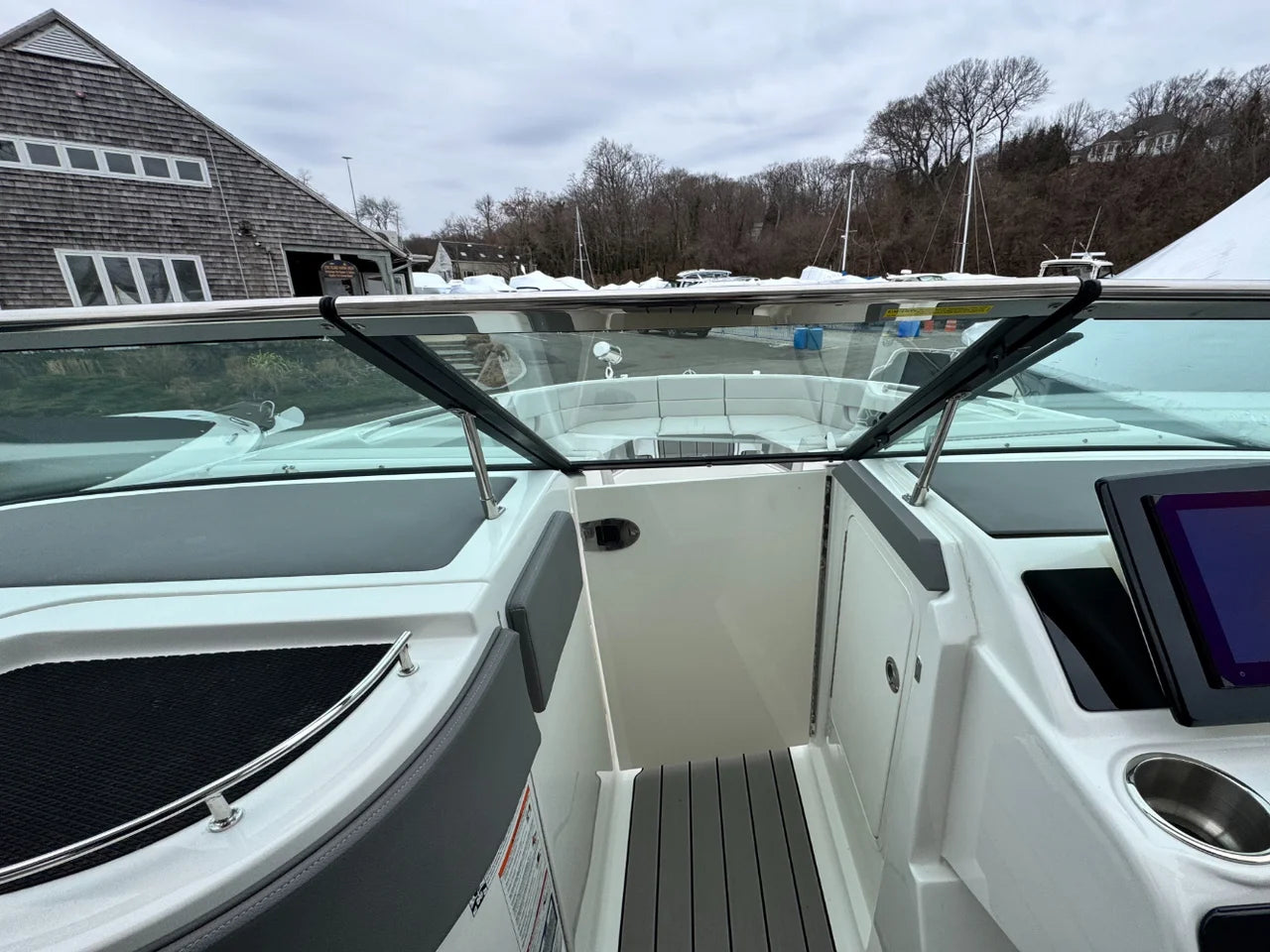 2026 Sea Ray SLX 310 Outboard 31.0 feet, Huntington, NY #40