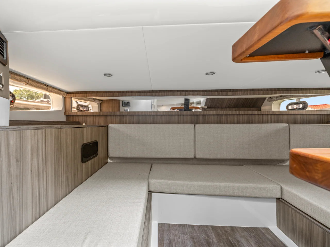 2026 Sea Ray Sundancer 370 Outboard 37.0 feet, Quincy, MA #32