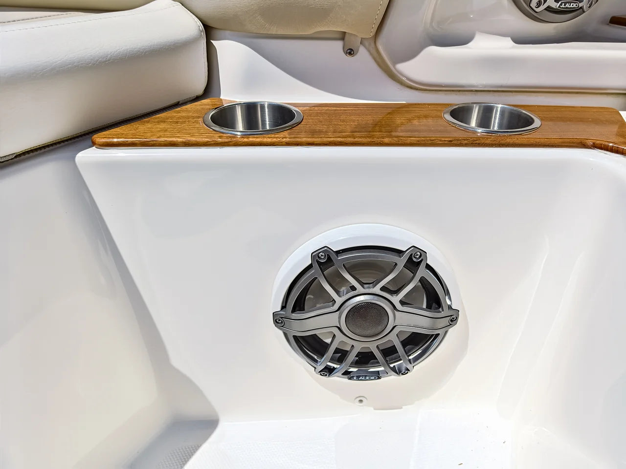 2025 Boston Whaler 350 REALM 35.0 feet, Stuart, Florida #52