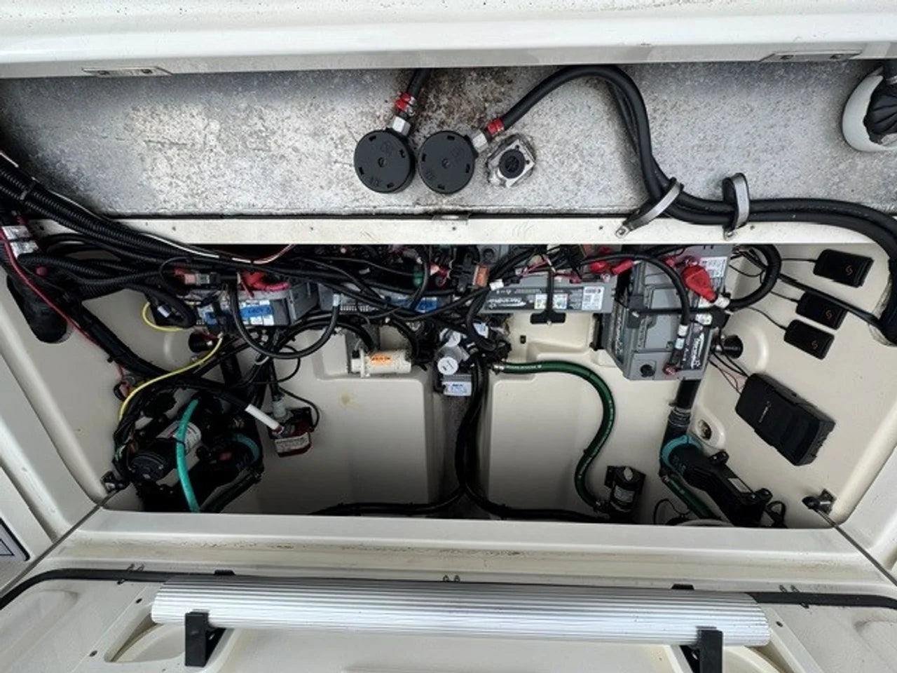 2016 Boston Whaler 315 CONQUEST 31.0 feet, Quincy, MA #10