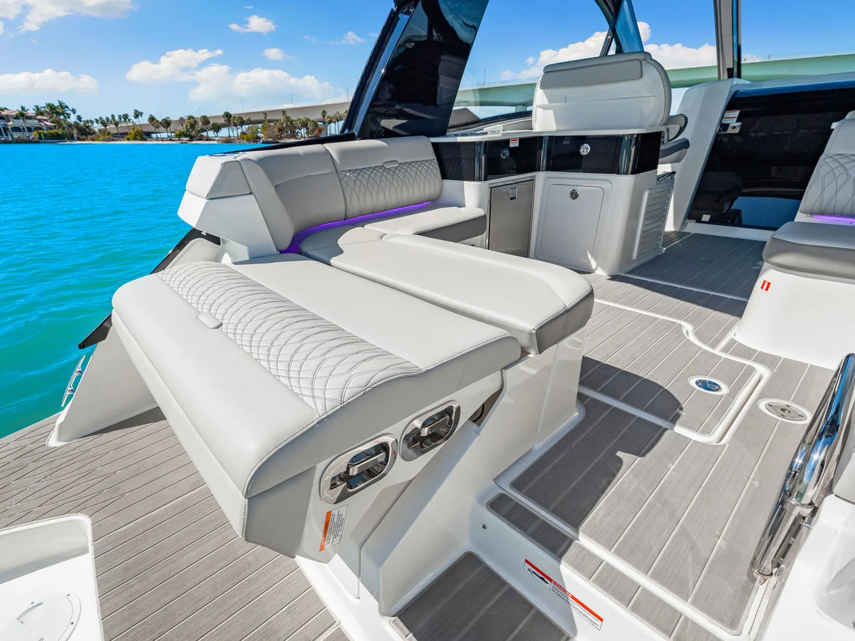 2026 Sea Ray Sundancer 370 Outboard 37.0 feet, Sarasota, FL #59