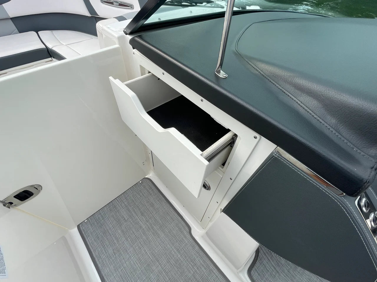 2019 Chaparral 297 SSX SURF 29.0 feet, Excelsior, Minnesota #20
