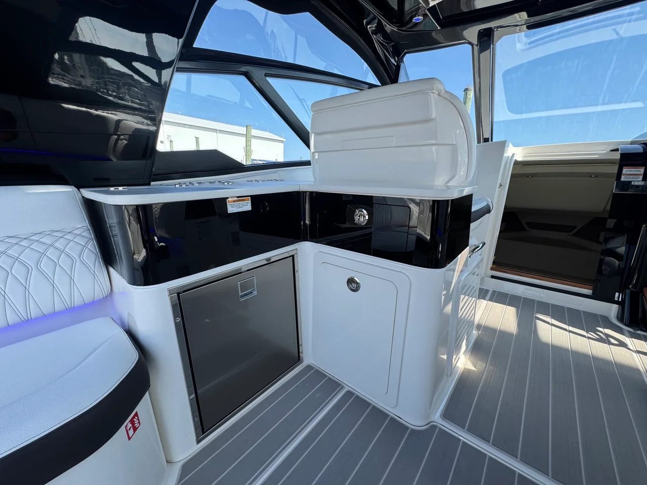 2025 Sea Ray 370 SUNDANCER OB 39.0 feet, Clearwater, Florida #16