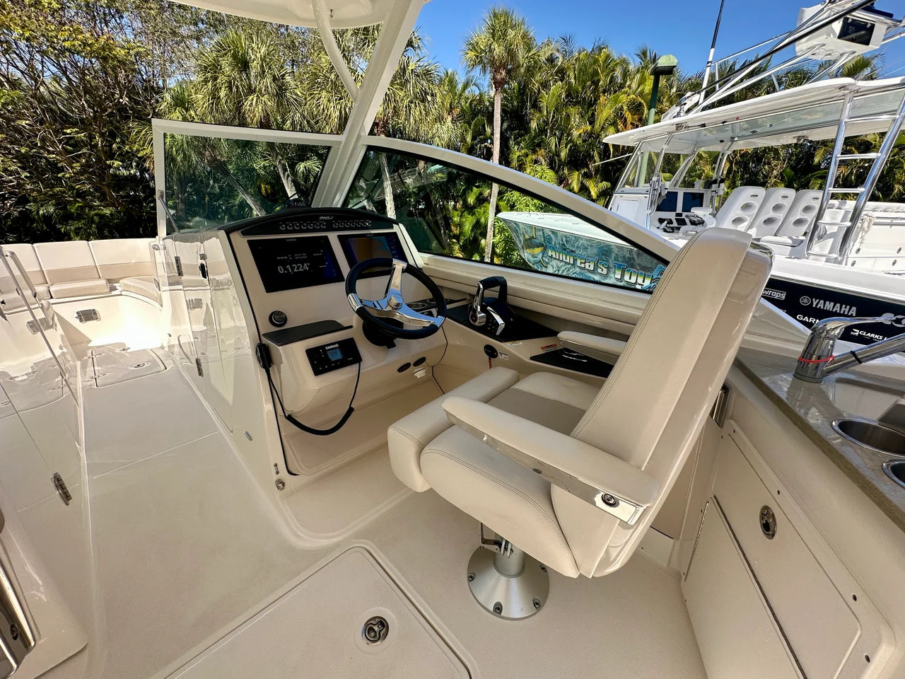 2024 Boston Whaler 320 VANTAGE 32.0 feet, Jupiter, Florida #25