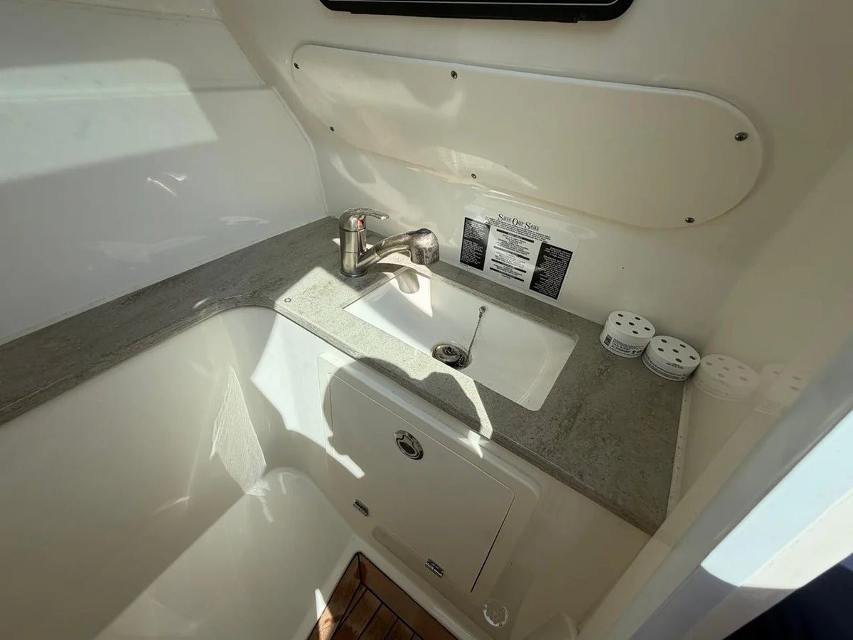 2017 Boston Whaler 320 VANTAGE 32.0 feet, Key Largo, FL #20