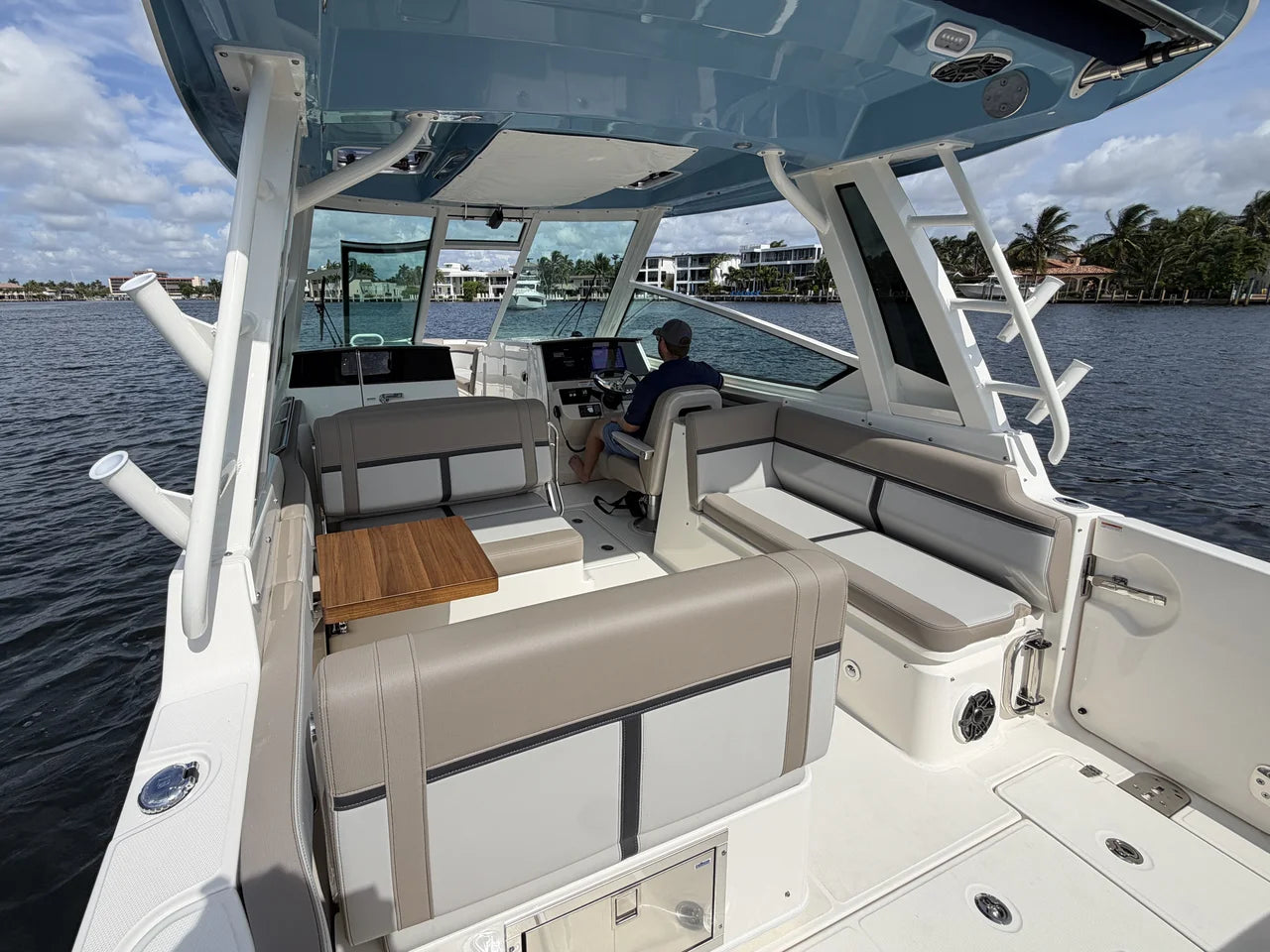 2027 Boston Whaler 330 Vantage 33.0 feet, Pompano Beach, Florida #22
