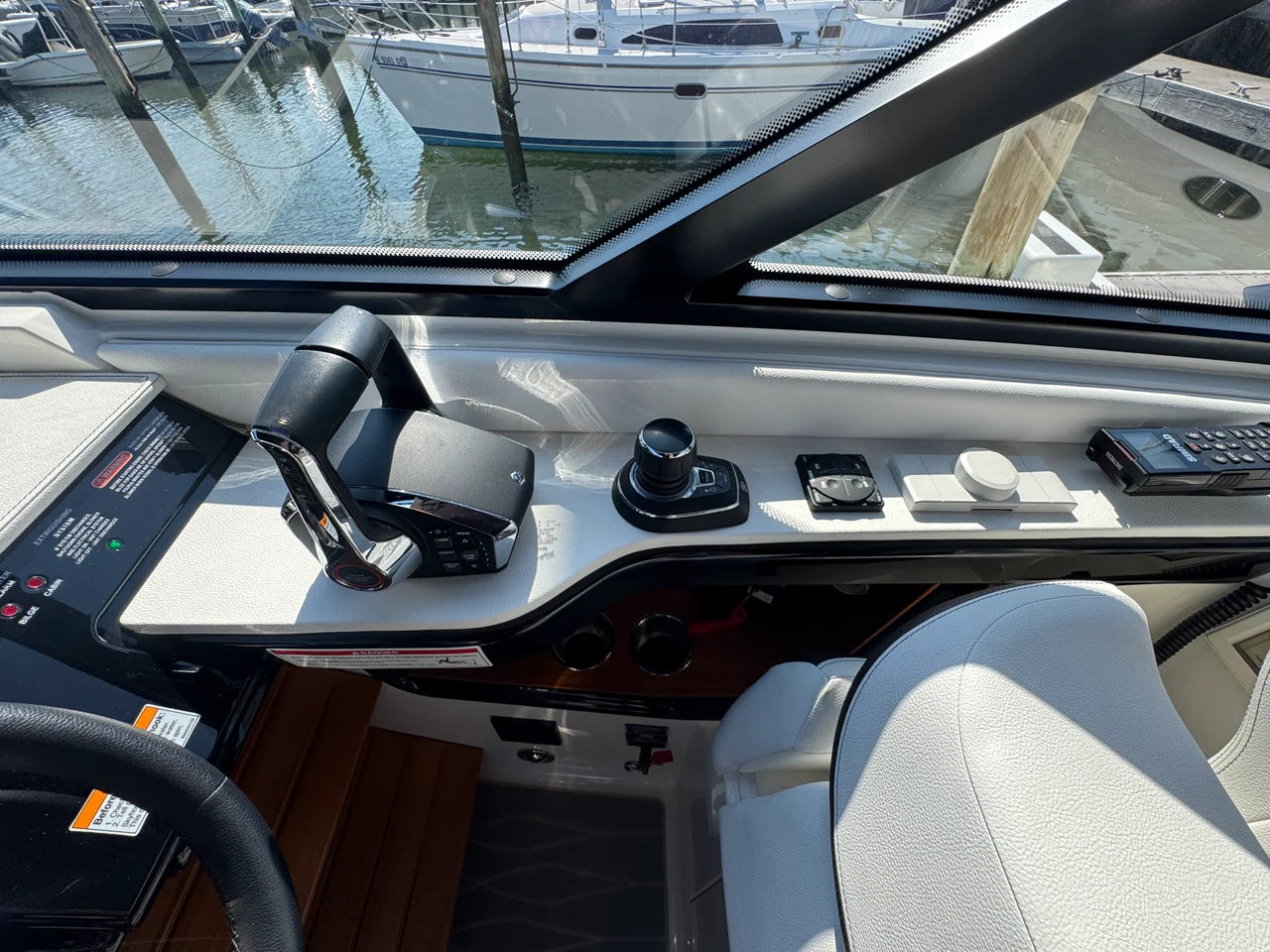 2025 Sea Ray 370 SUNDANCER OB 39.0 feet, Clearwater, Florida #26