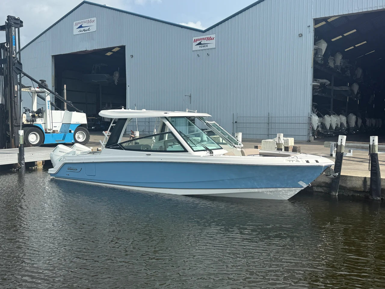 2027 Boston Whaler 330 Vantage 33.0 feet, Venice, Florida #1