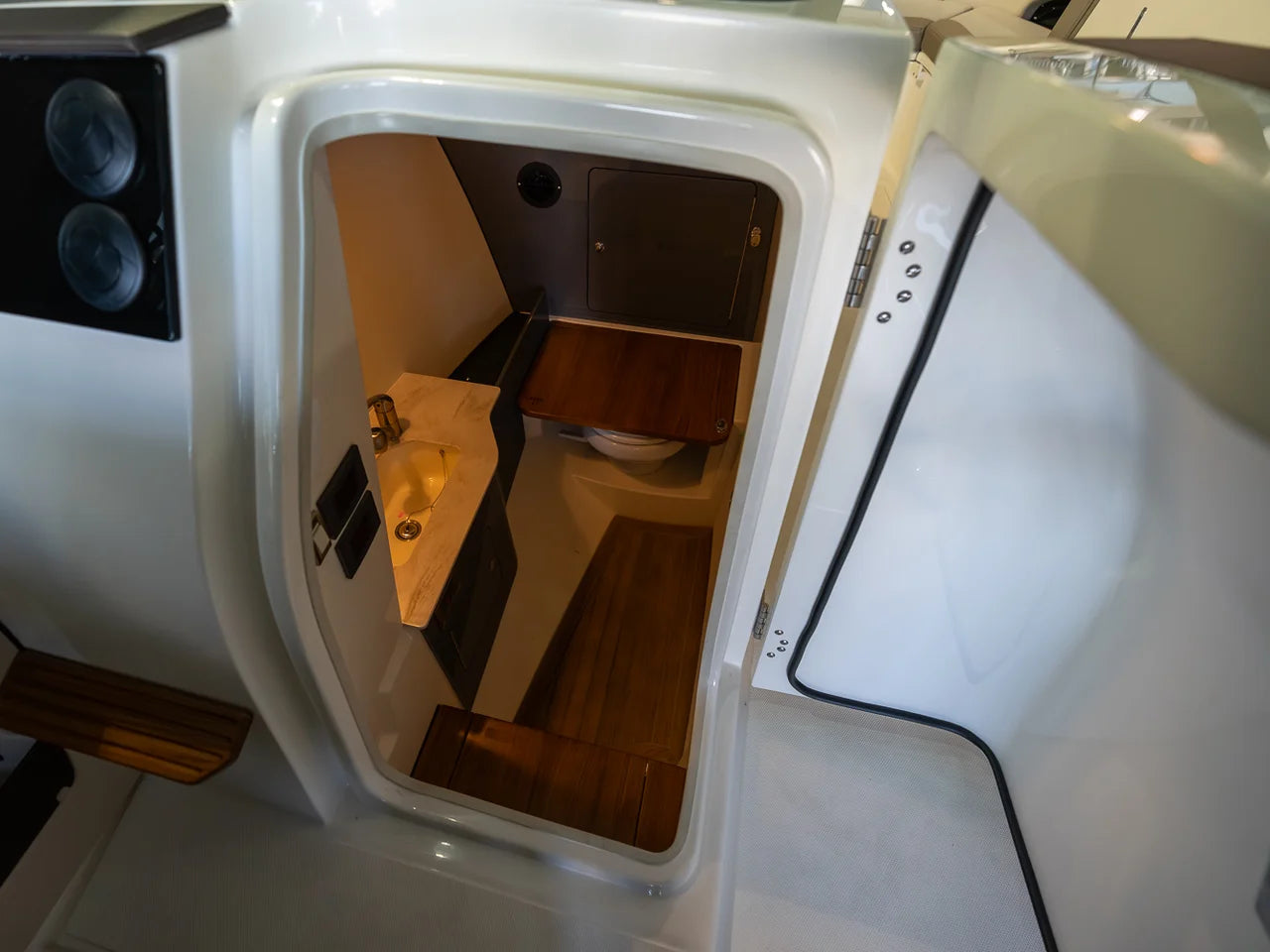 2026 Boston Whaler 330 Vantage 33.0 feet, Panama City, FL #33