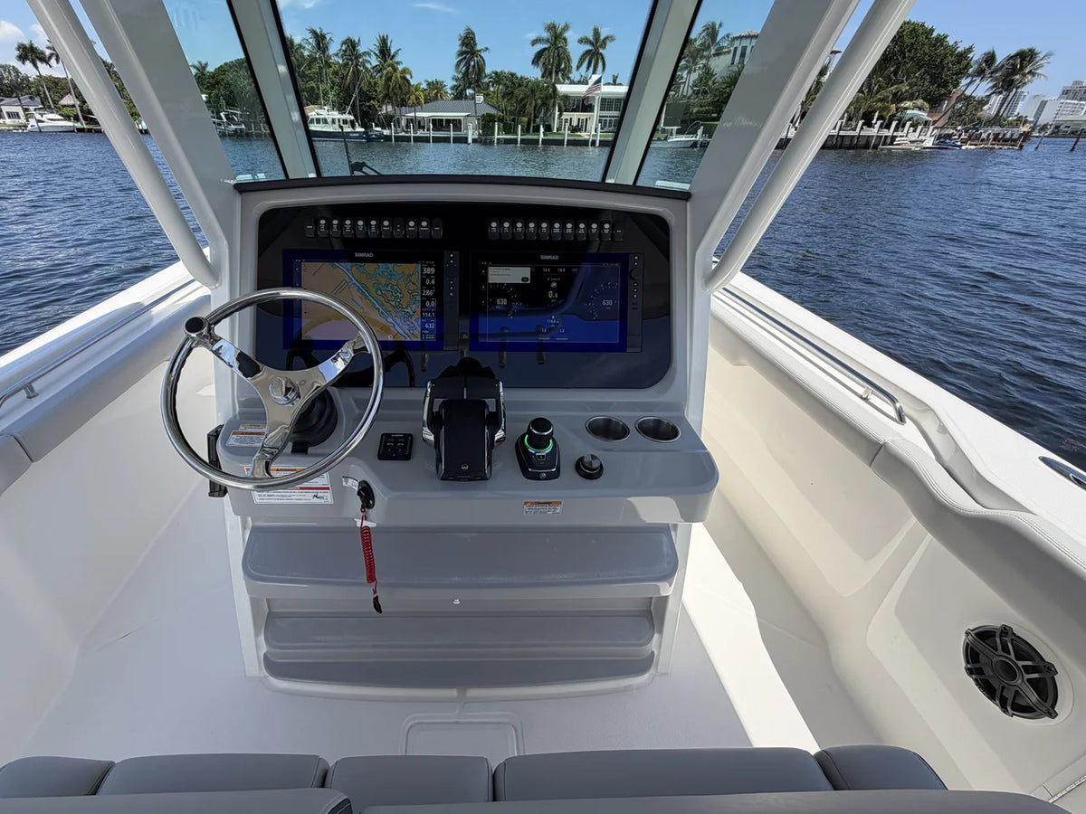 2026 Boston Whaler 330 Outrage 33.0 feet, Pompano Beach, Florida #40