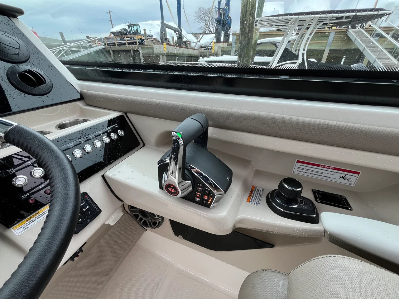 2026 Boston Whaler 330 Vantage 33.0 feet, Norwalk, Connecticut #35
