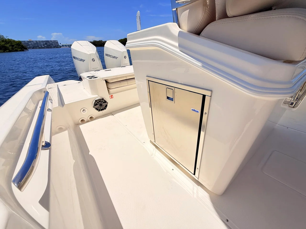 2027 Boston Whaler 280 Dauntless 28.0 feet, St Petersburg, FL #46