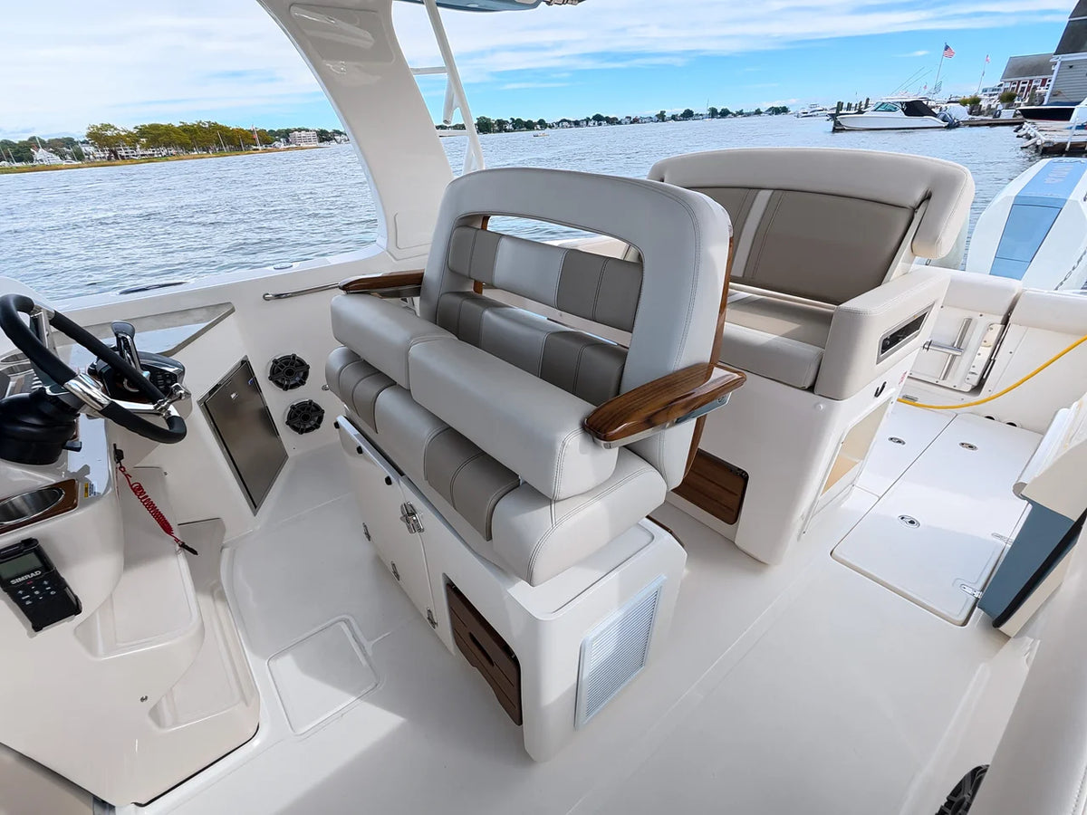 2027 Boston Whaler 350 Realm 35.0 feet, Norwalk, Connecticut #21