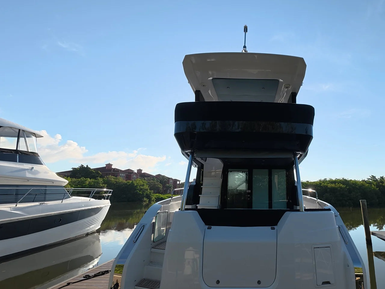 2026 Cruisers Yachts 50 FLY 50.0 feet, Clearwater, Florida #6