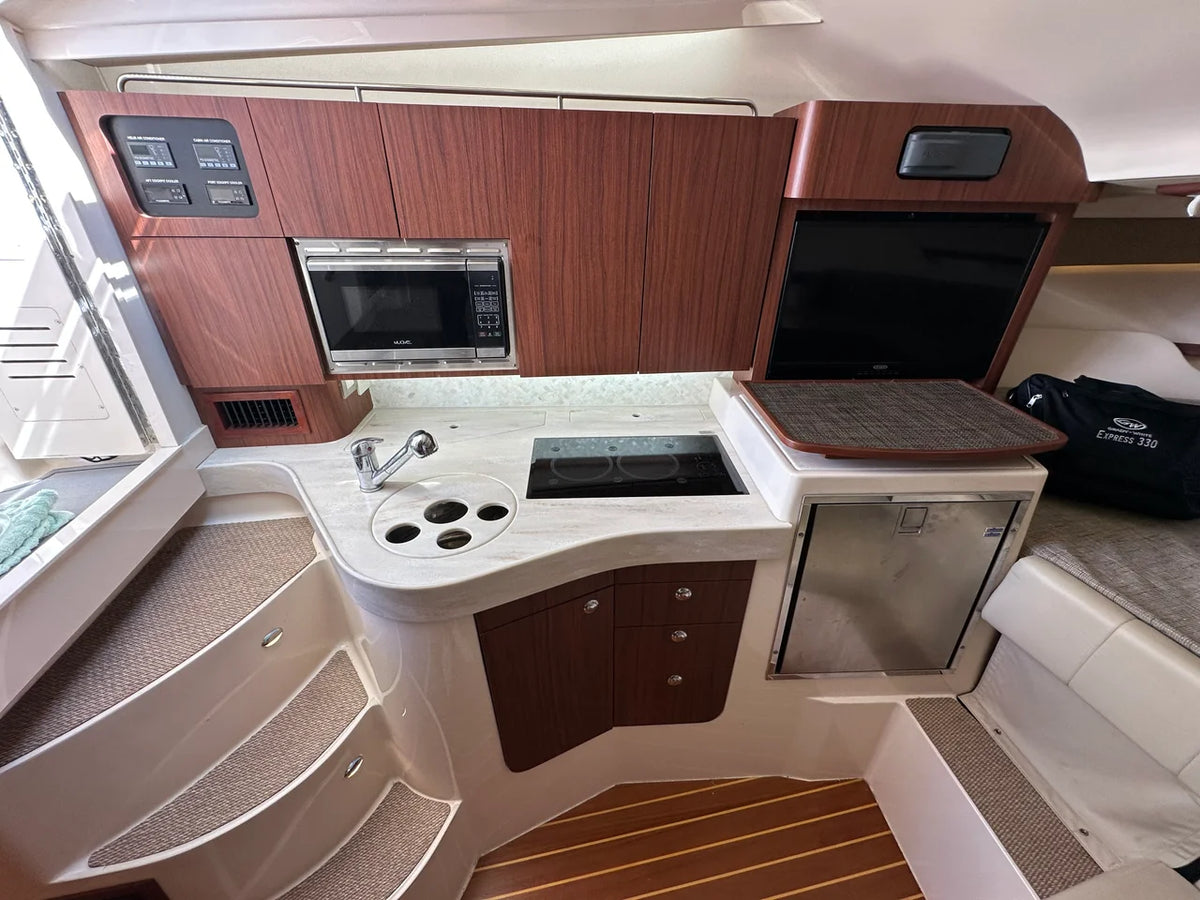 2020 Grady-White 330 EXPRESS 33.0 feet, Pensacola, Florida #25
